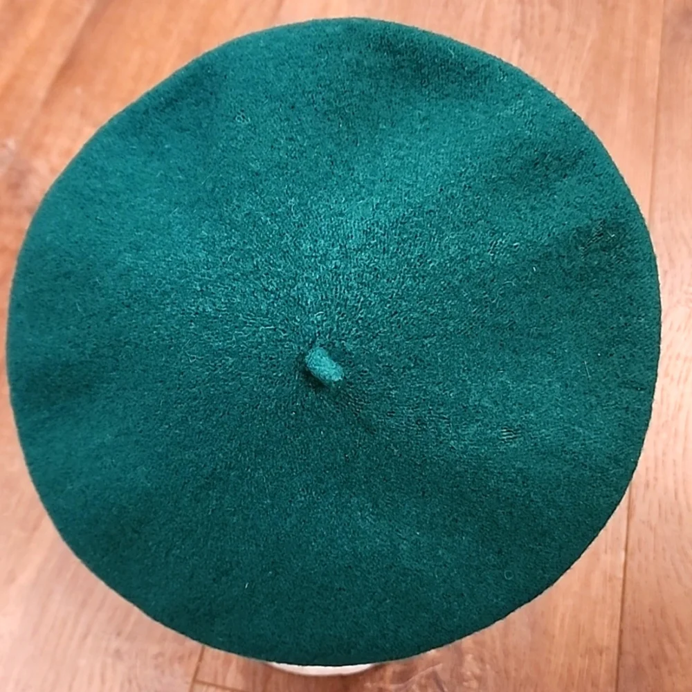 Vintage Beret 100% Wool Deep Forest Green Made in Czechoslovakia Unisex - Picture 4 of 9